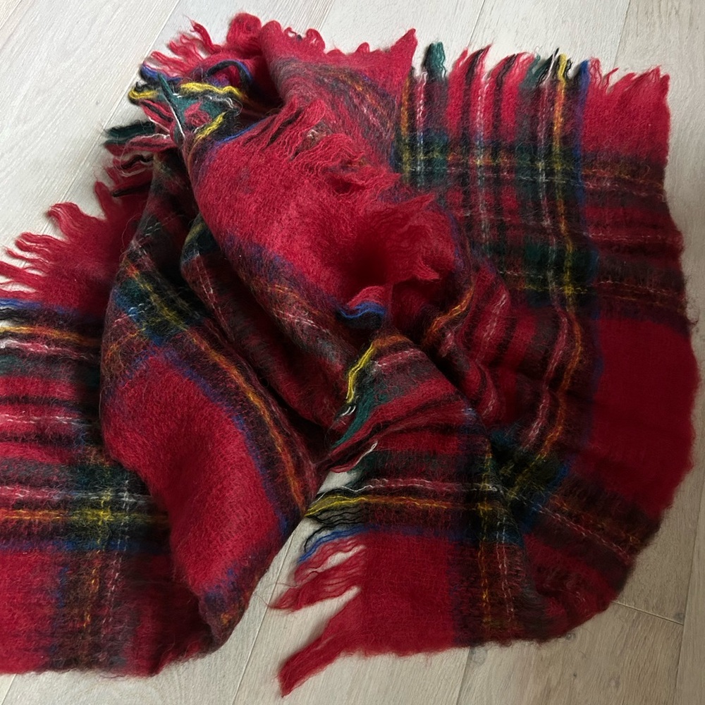 Edinburgh Woollen Mill Red Plaid Blanket Throw